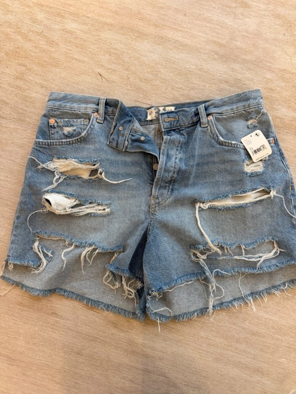 Free People Kiss Me Distressed Denim Shorts Size 31 NWT